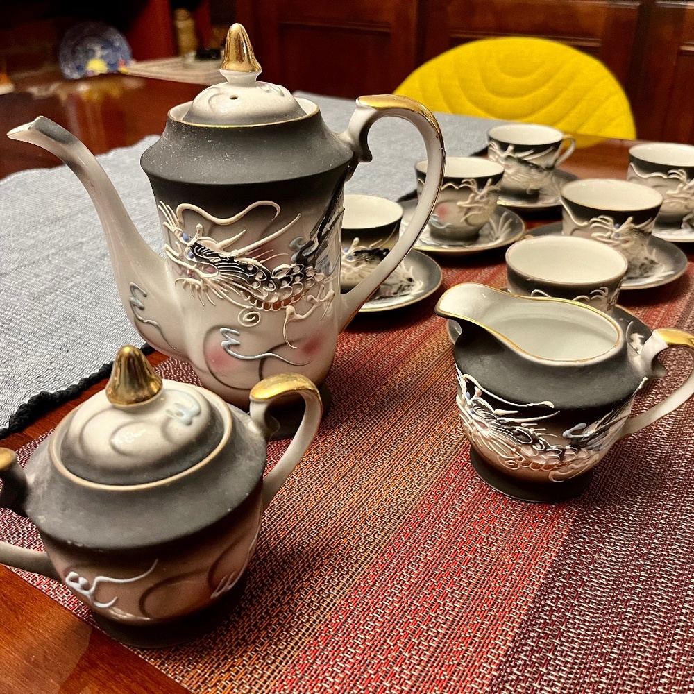 Moriage / Dragonware Coffee Set